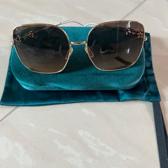 #2396 GUCCI Gold Womens Square Gradient Sunglasses